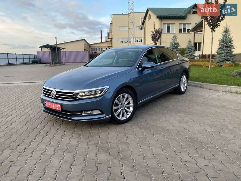 Седан Volkswagen Passat 2015 в Луцке