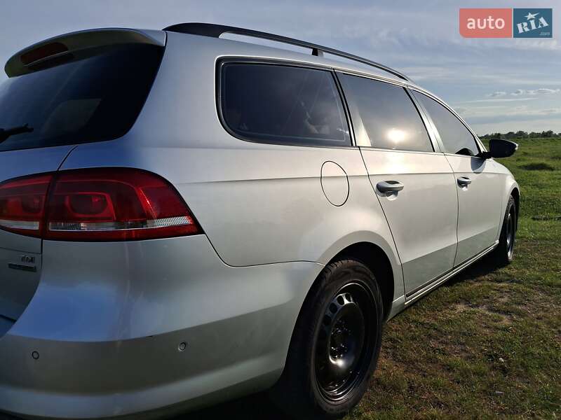 Універсал Volkswagen Passat 2011 в Києві фото 19 Універсал Volkswagen Passat 2011 в Києві
