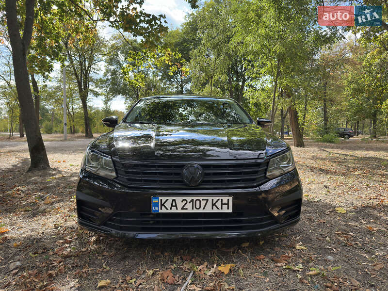 Седан Volkswagen Passat 2016 в Києві