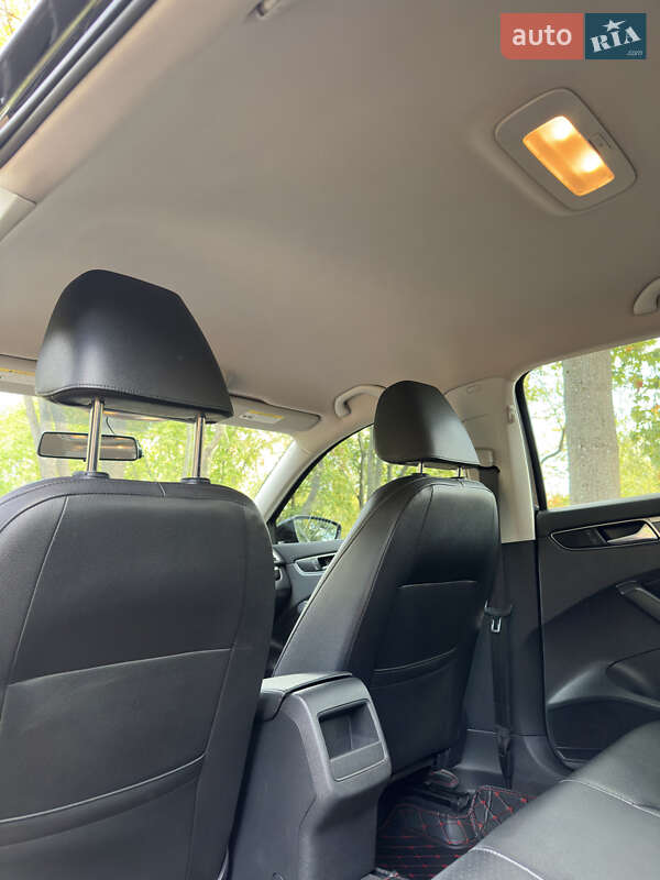 Седан Volkswagen Passat 2016 в Києві