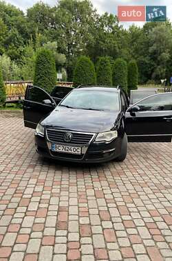 Універсал Volkswagen Passat 2010 в Дрогобичі