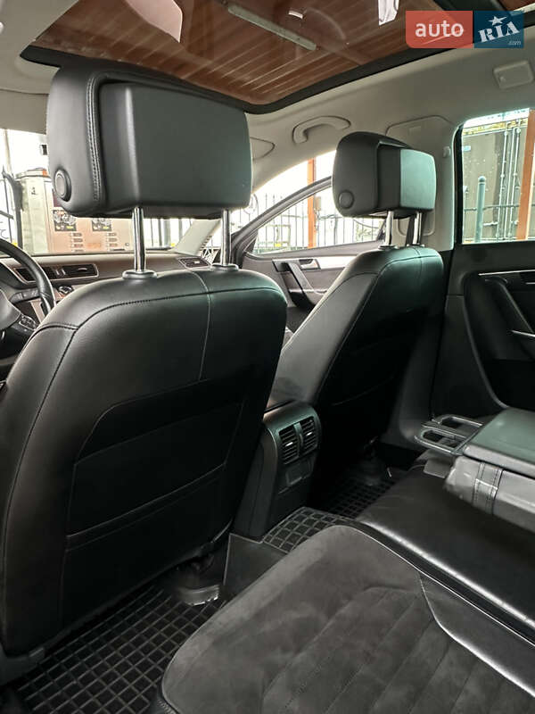 Універсал Volkswagen Passat 2010 в Харкові