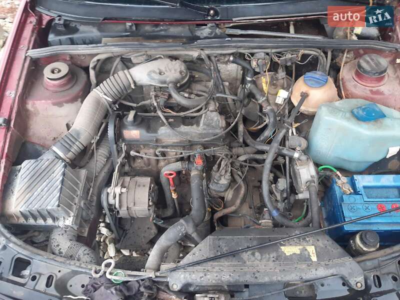 Универсал Volkswagen Passat 1990 в Городенке