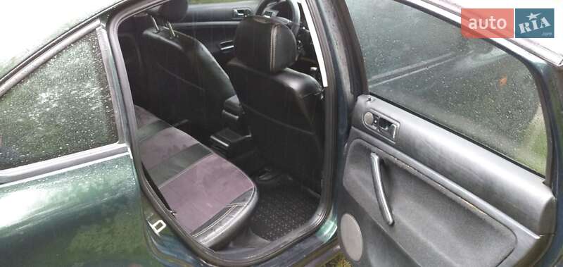 Седан Volkswagen Passat 1997 в Костополе
