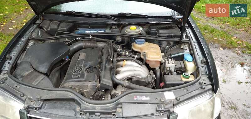 Седан Volkswagen Passat 1997 в Костополе