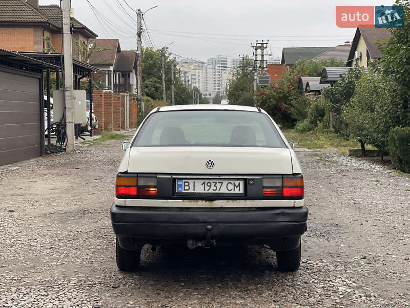 Седан Volkswagen Passat 1988 в Киеве
