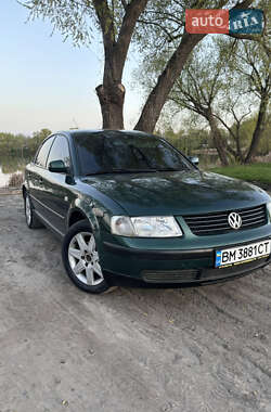 Седан Volkswagen Passat 2000 в Бурыни