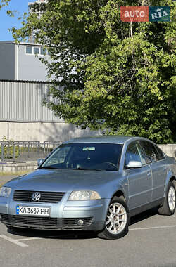 Седан Volkswagen Passat 2001 в Києві