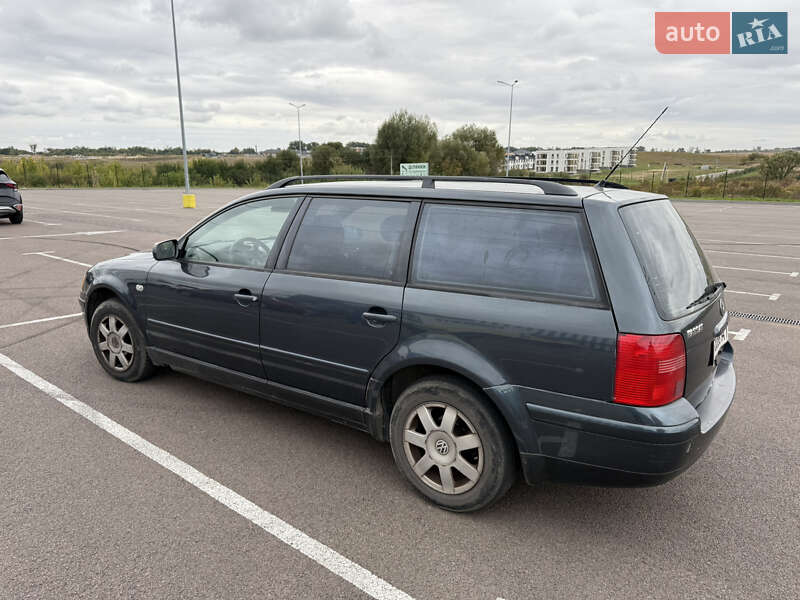 Універсал Volkswagen Passat 2000 в Рівному