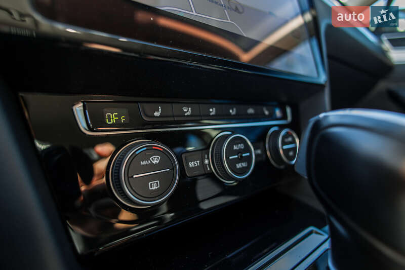 Универсал Volkswagen Passat 2018 в Львове фото 7 Универсал Volkswagen Passat 2018 в Львове