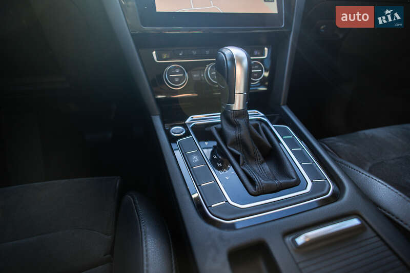 Универсал Volkswagen Passat 2018 в Львове фото 15 Универсал Volkswagen Passat 2018 в Львове