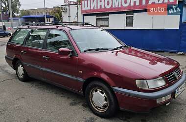 Универсал Volkswagen Passat 1996 в Киеве