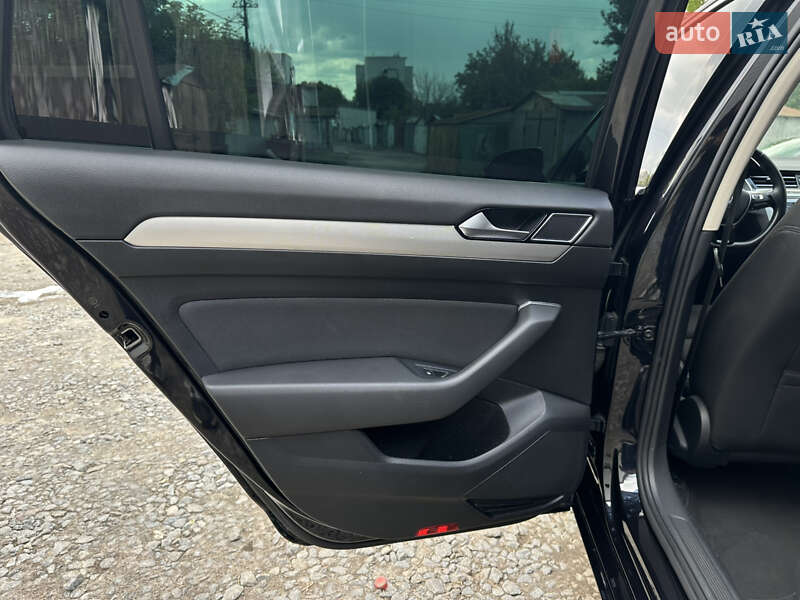 Универсал Volkswagen Passat 2016 в Житомире фото 28 Универсал Volkswagen Passat 2016 в Житомире