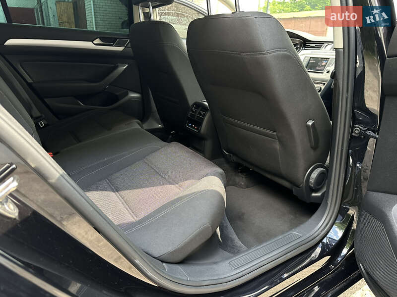 Универсал Volkswagen Passat 2016 в Житомире фото 32 Универсал Volkswagen Passat 2016 в Житомире