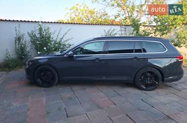 Универсал Volkswagen Passat 2015 в Мукачево