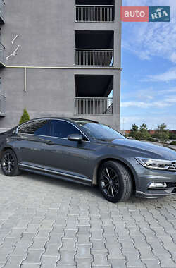 Седан Volkswagen Passat 2016 в 