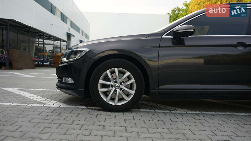 Универсал Volkswagen Passat 2017 в Львове