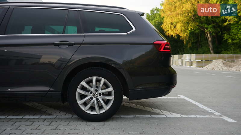 Универсал Volkswagen Passat 2017 в Львове
