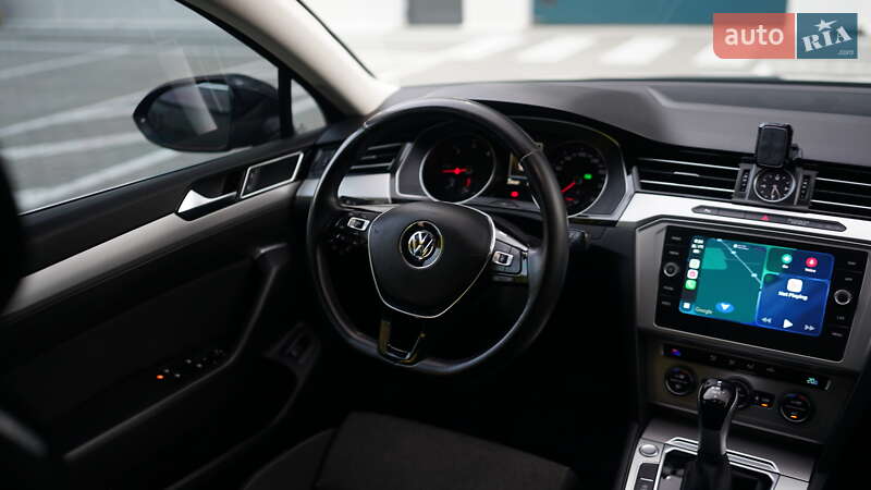 Универсал Volkswagen Passat 2017 в Львове