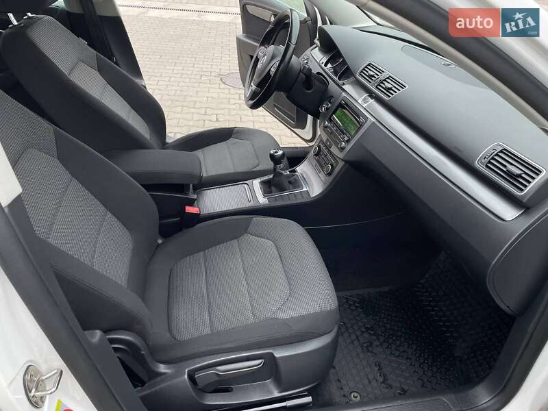 Универсал Volkswagen Passat 2011 в Луцке фото 58 Универсал Volkswagen Passat 2011 в Луцке