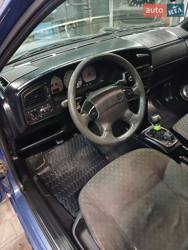 Універсал Volkswagen Passat 1994 в Сваляві