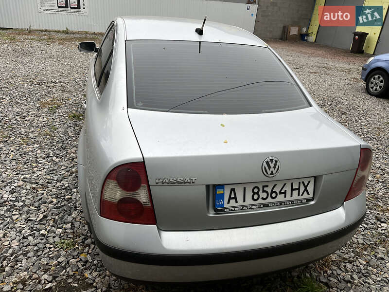 Седан Volkswagen Passat 2001 в Ирпене