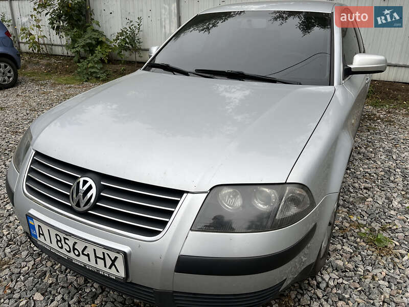 Седан Volkswagen Passat 2001 в Ирпене