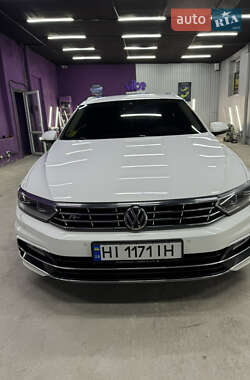 Універсал Volkswagen Passat 2017 в  фото 2 Універсал Volkswagen Passat 2017 в