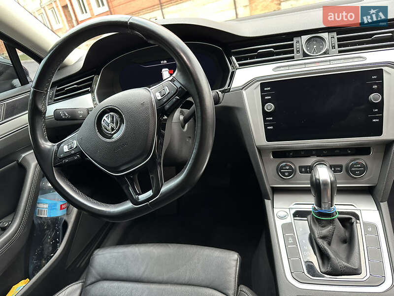 Универсал Volkswagen Passat 2018 в Умани