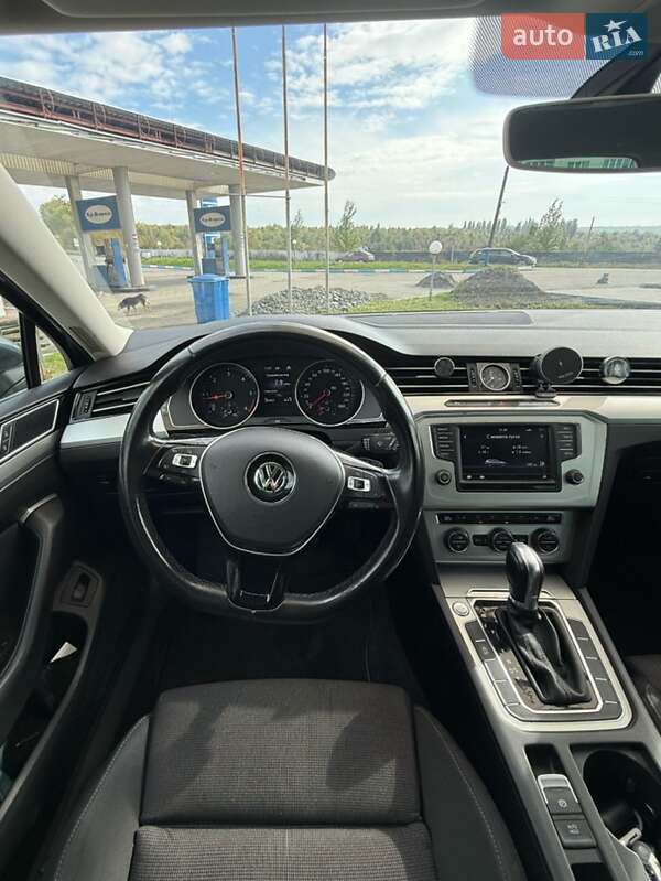 Универсал Volkswagen Passat 2015 в Хмельницком