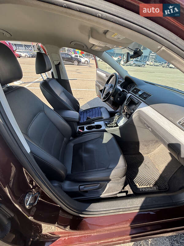 Седан Volkswagen Passat 2013 в Киеве