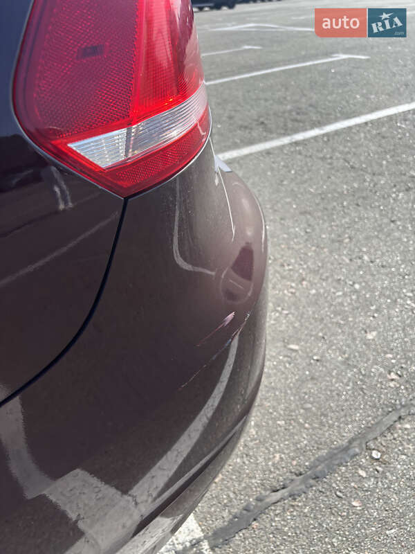 Седан Volkswagen Passat 2013 в Киеве