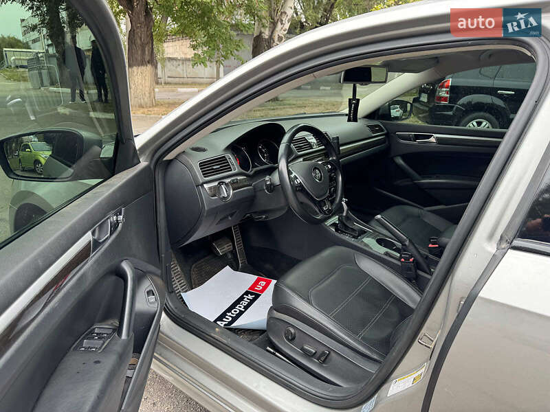 Седан Volkswagen Passat 2012 в Запорожье