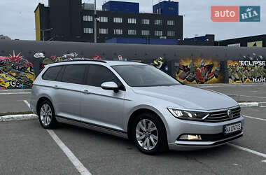 Універсал Volkswagen Passat 2015 в Києві