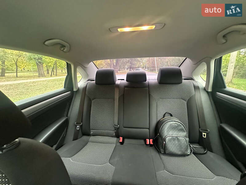 Седан Volkswagen Passat 2018 в Кривом Роге фото 15 Седан Volkswagen Passat 2018 в Кривом Роге