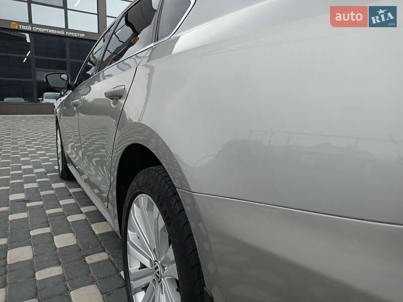 Седан Volkswagen Passat 2012 в Шепетівці