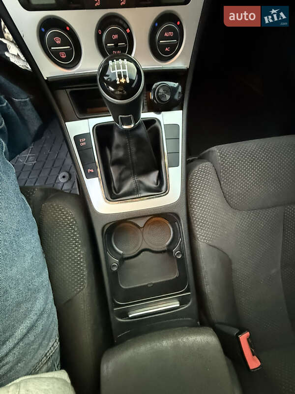 Универсал Volkswagen Passat 2008 в Луцке