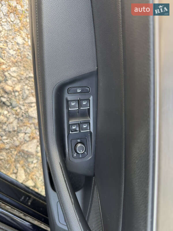 Седан Volkswagen Passat 2015 в Кременчуге