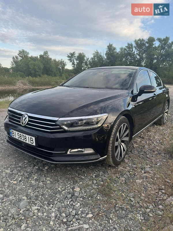 Седан Volkswagen Passat 2015 в Кременчуге
