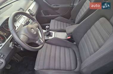 Седан Volkswagen Passat 2009 в  фото 6 Седан Volkswagen Passat 2009 в