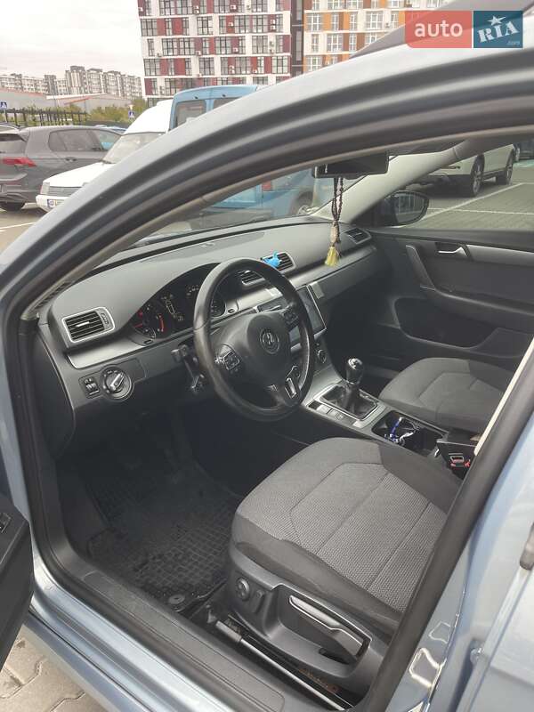 Универсал Volkswagen Passat 2013 в Киеве