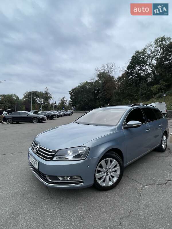 Универсал Volkswagen Passat 2013 в Киеве