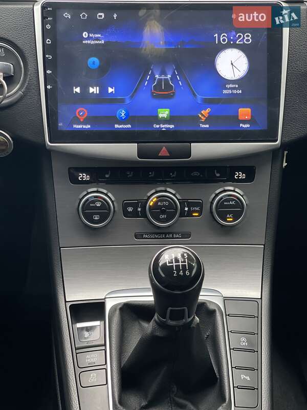 Универсал Volkswagen Passat 2013 в Киеве