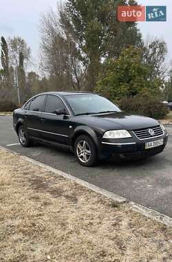 Седан Volkswagen Passat 2002 в Киеве