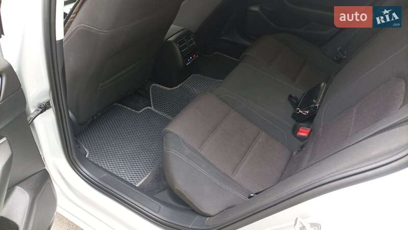 Універсал Volkswagen Passat 2016 в Тернополі