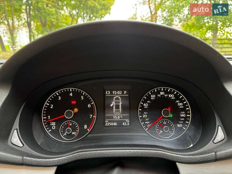 Седан Volkswagen Passat 2012 в Киеве