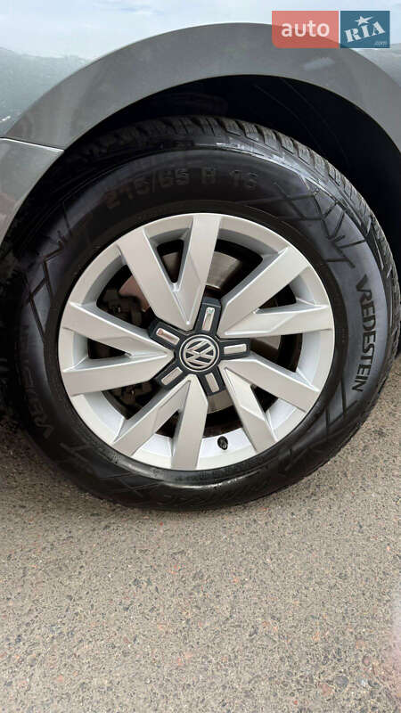 Универсал Volkswagen Passat 2015 в Одессе