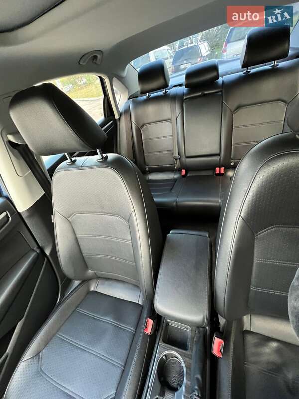 Седан Volkswagen Passat 2016 в Александрие