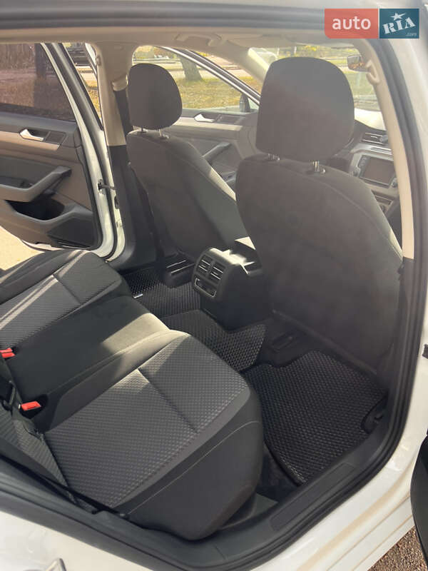Универсал Volkswagen Passat 2015 в Житомире фото 15 Универсал Volkswagen Passat 2015 в Житомире