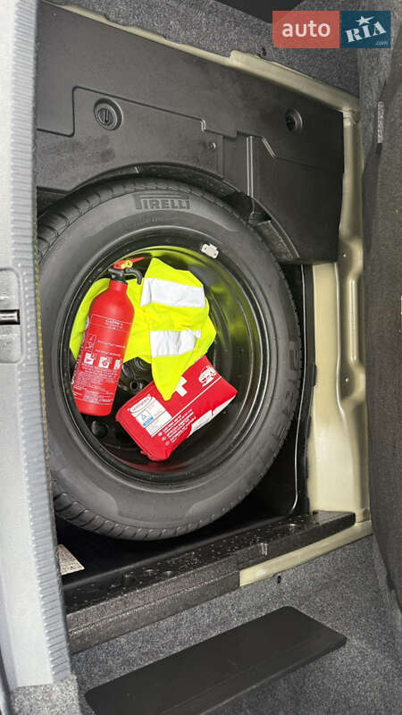 Седан Volkswagen Passat 2010 в Калуше